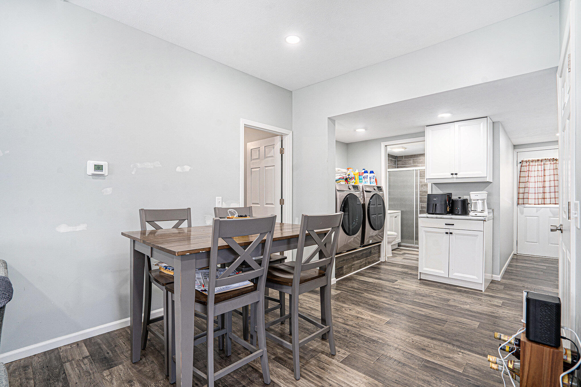 Richland, Michigan 49083, United States, 2 Bedrooms Bedrooms, ,2 BathroomsBathrooms,Residential,Pending,95252