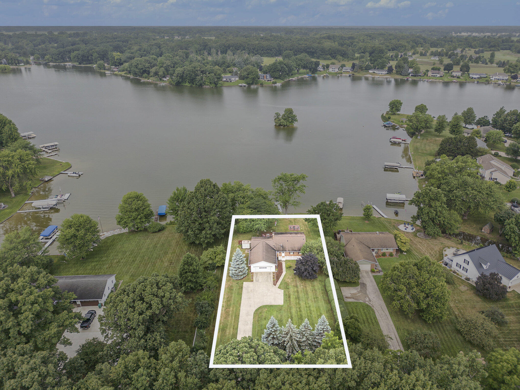 Sturgis, Michigan 49091, United States, 3 Bedrooms Bedrooms, ,3 BathroomsBathrooms,Residential,Active,178793