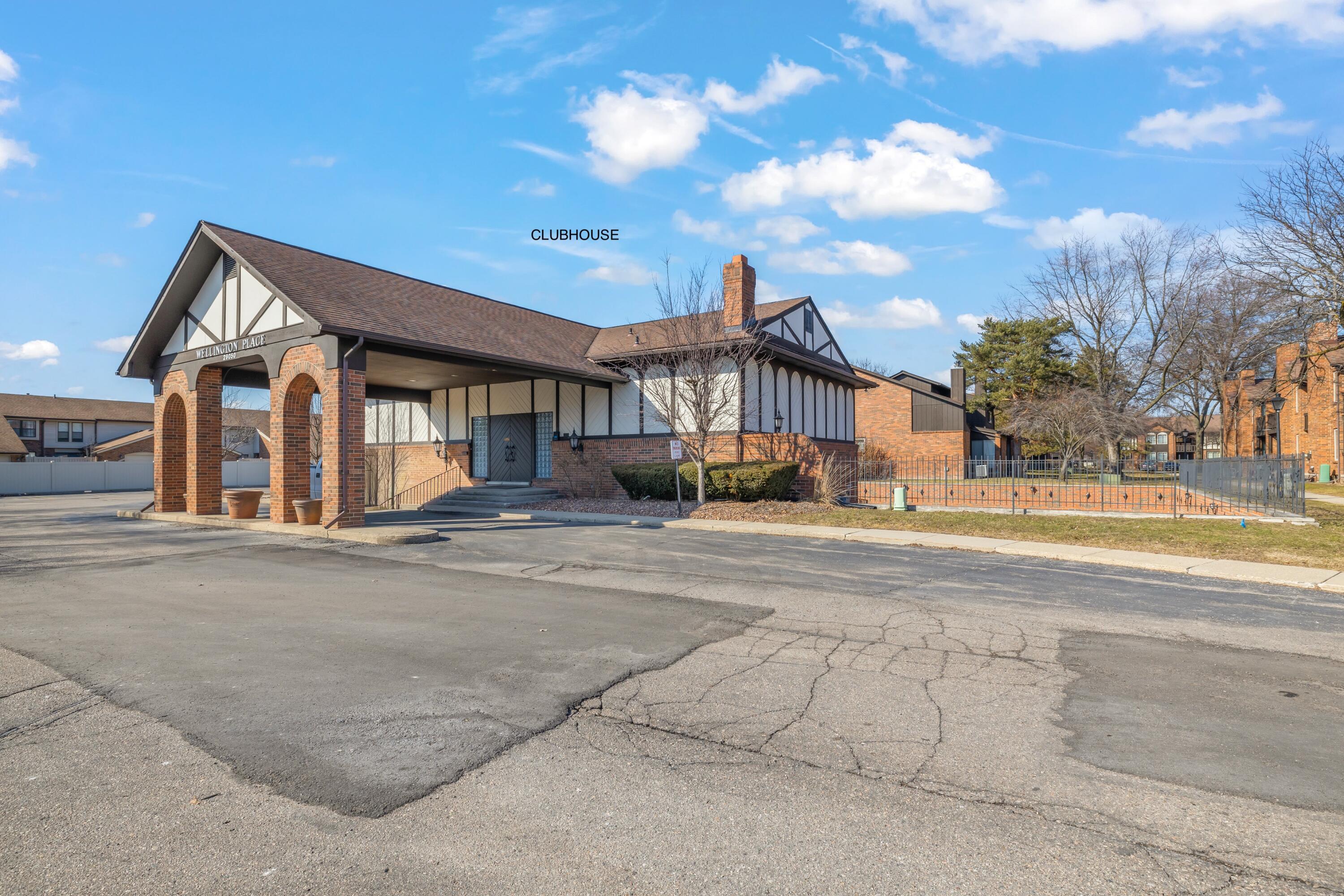 29322 Wellington Road W