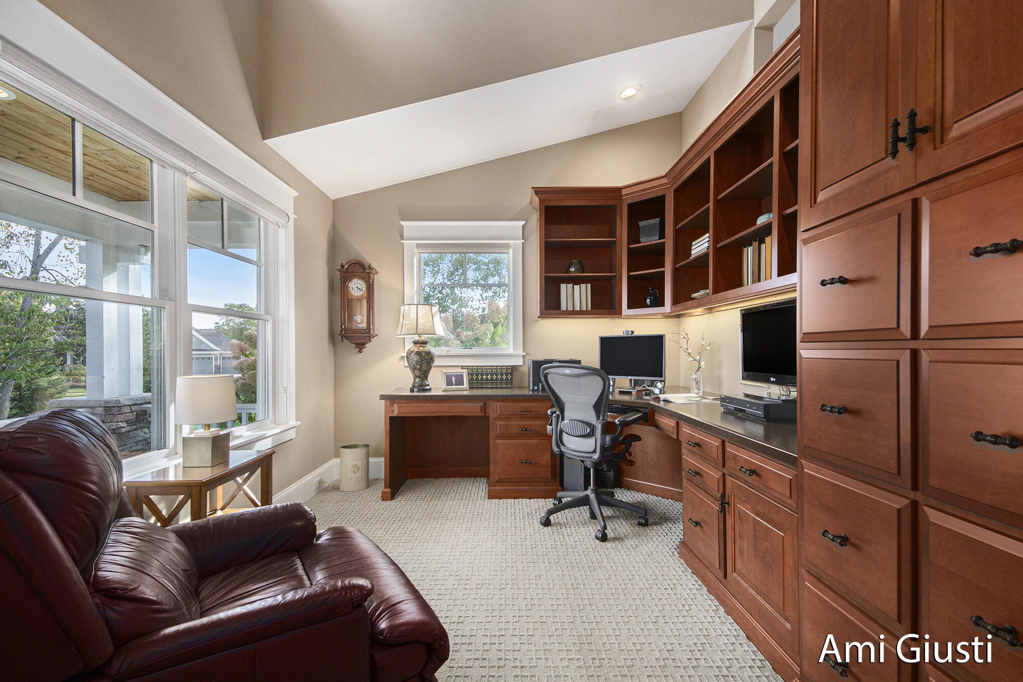 Grand Rapids, Michigan 49546, United States, 3 Bedrooms Bedrooms, ,3 BathroomsBathrooms,Residential,Active,229159