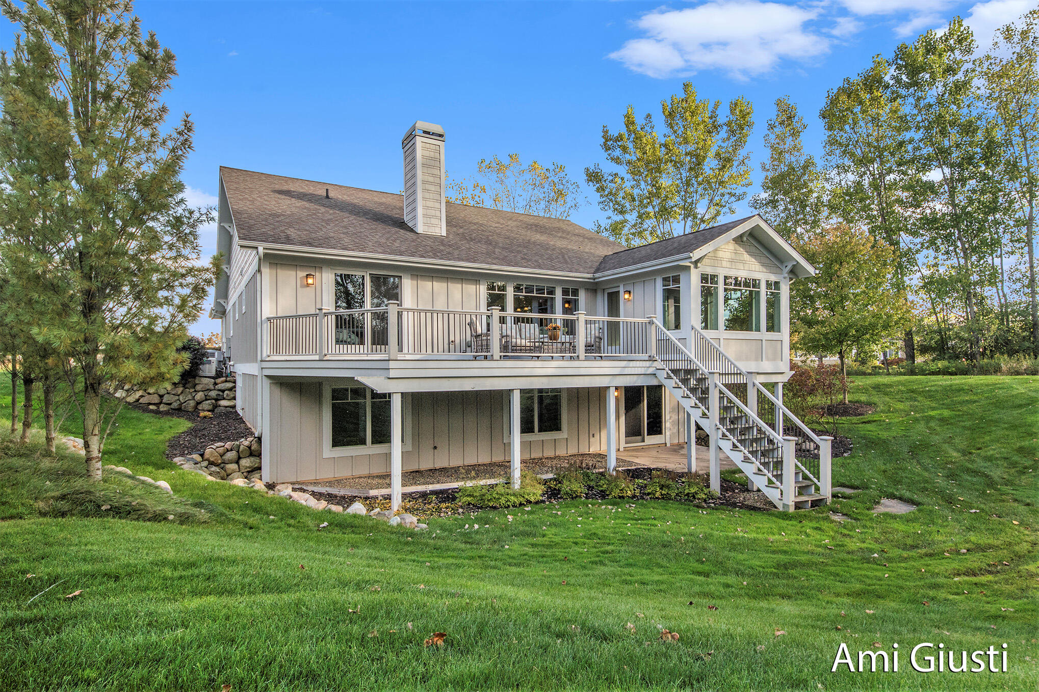 Grand Rapids, Michigan 49546, United States, 3 Bedrooms Bedrooms, ,3 BathroomsBathrooms,Residential,Active,229159