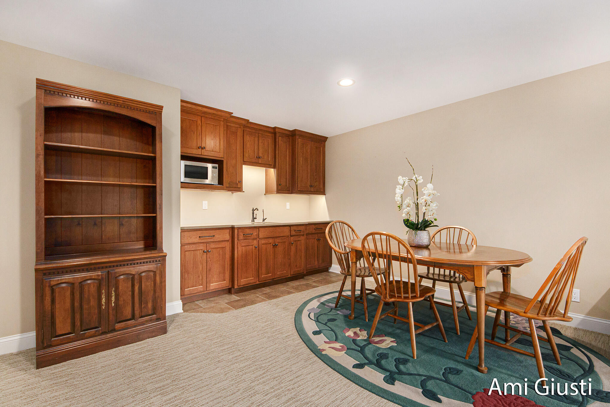 Grand Rapids, Michigan 49546, United States, 3 Bedrooms Bedrooms, ,3 BathroomsBathrooms,Residential,Active,229159