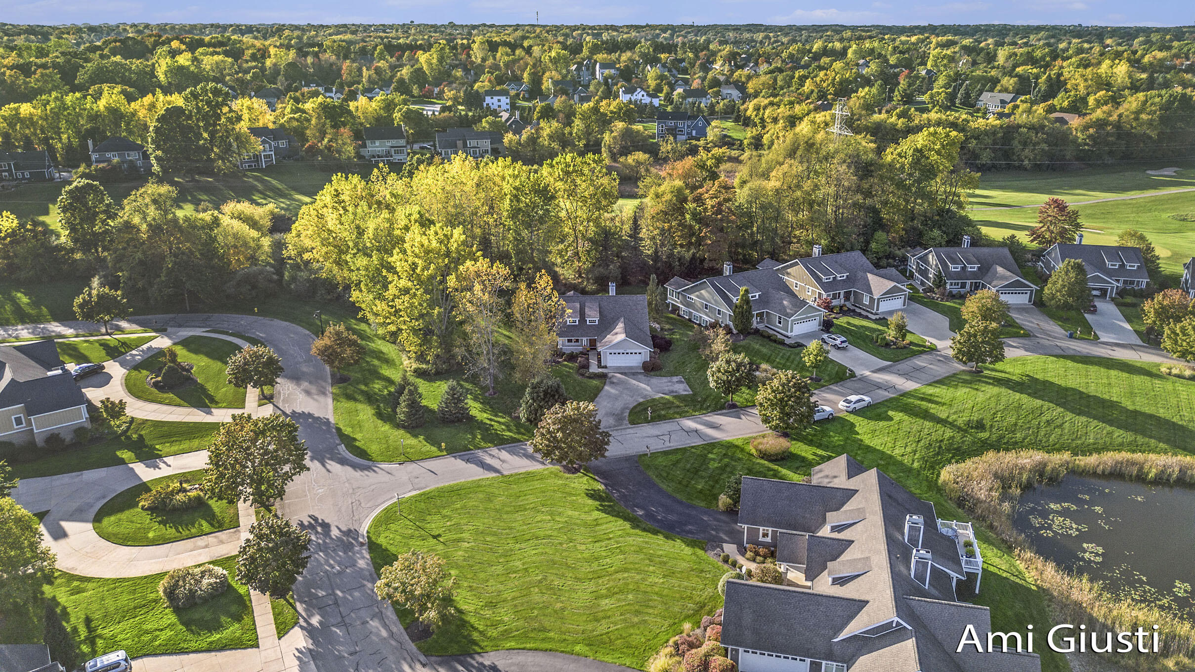 Grand Rapids, Michigan 49546, United States, 3 Bedrooms Bedrooms, ,3 BathroomsBathrooms,Residential,Active,229159