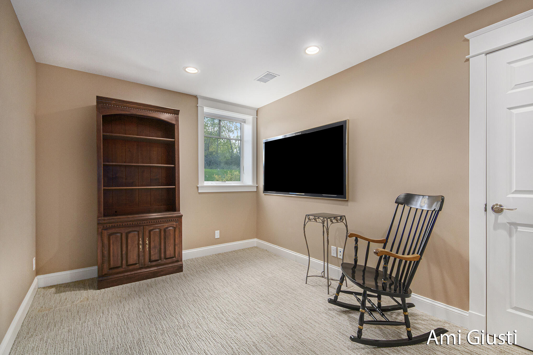 Grand Rapids, Michigan 49546, United States, 3 Bedrooms Bedrooms, ,3 BathroomsBathrooms,Residential,Active,229159