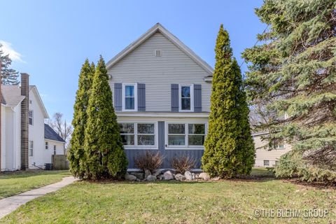 Photo of 727 Emerald Avenue NE, Grand Rapids, MI 49503 (MLS # 26013235)