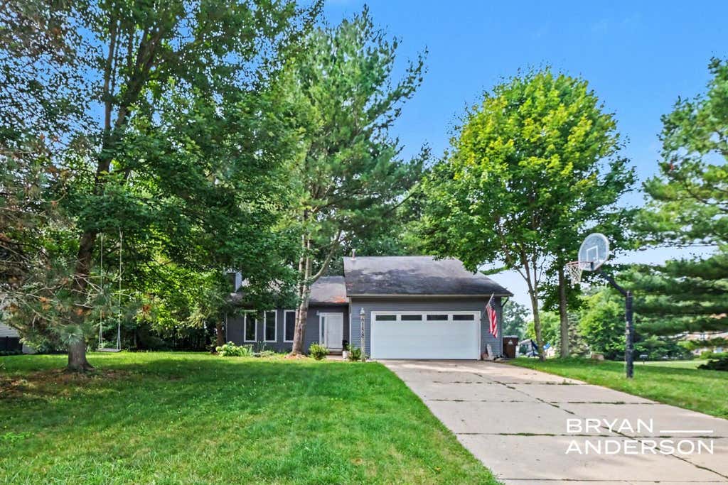 Photo of 6158 Miramonte Drive NE, Rockford, MI 49341 (MLS # 26041215)