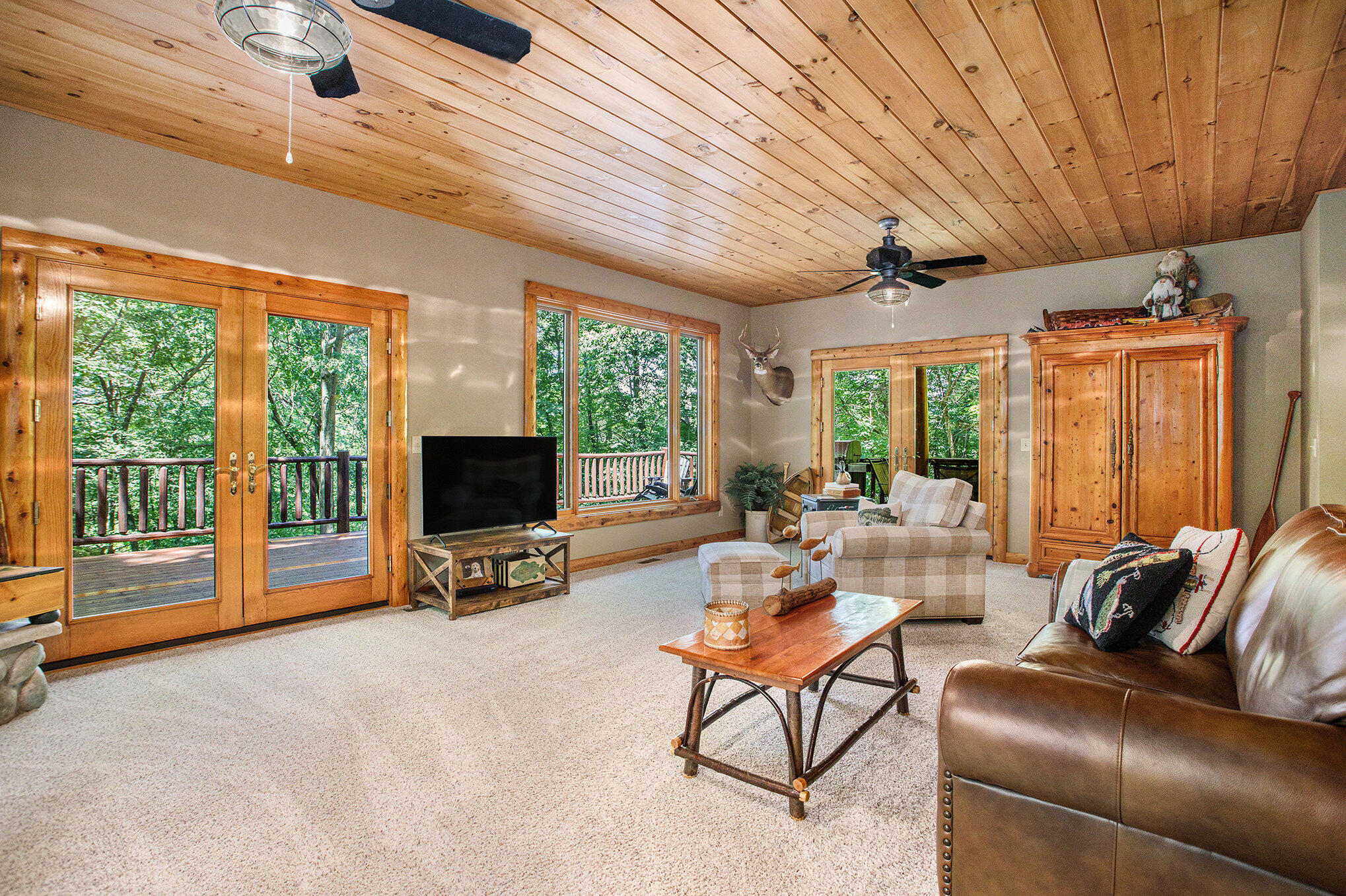 Richland, Michigan 49083, United States, 5 Bedrooms Bedrooms, ,4 BathroomsBathrooms,Residential,Active,181530