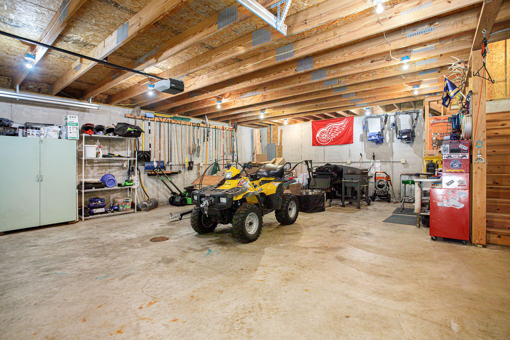 Richland, Michigan 49083, United States, 5 Bedrooms Bedrooms, ,4 BathroomsBathrooms,Residential,Active,181530