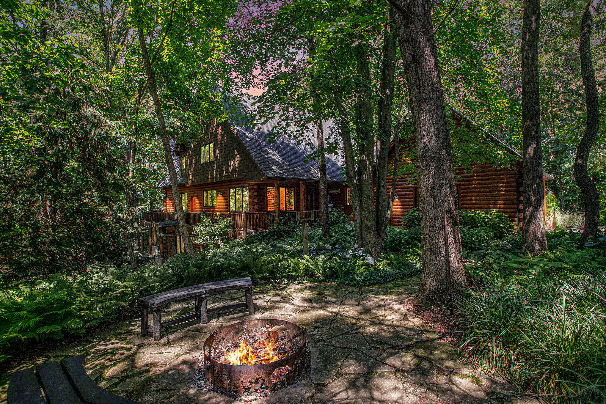 Richland, Michigan 49083, United States, 5 Bedrooms Bedrooms, ,4 BathroomsBathrooms,Residential,Active,181530