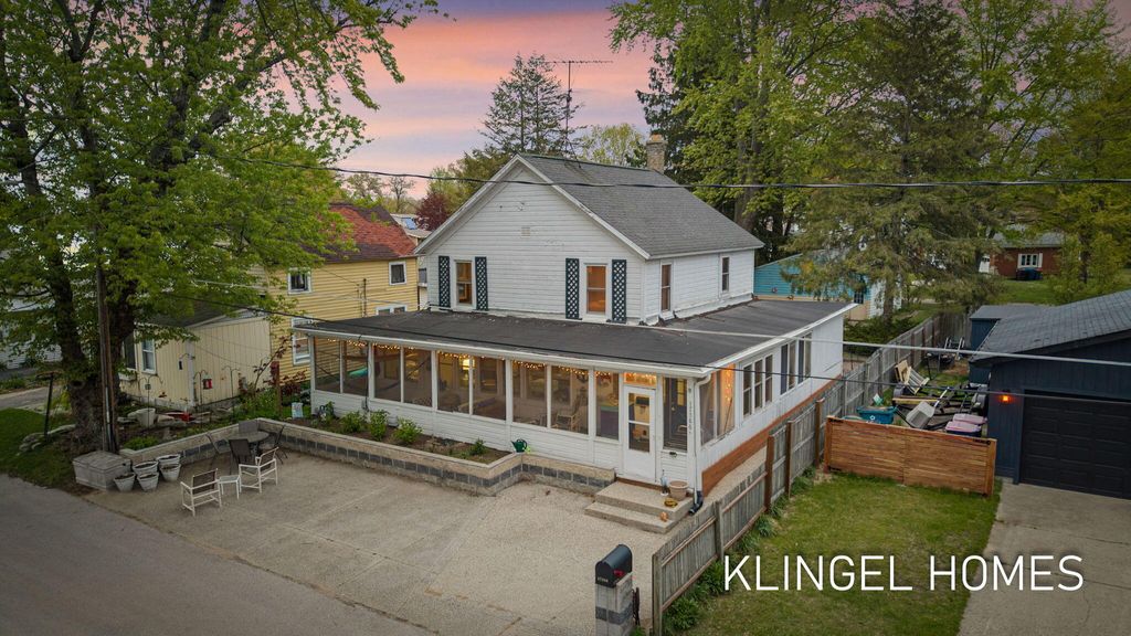 Photo of 17386 Villa Park Street, Spring Lake, MI 49456 (MLS # 26022032)