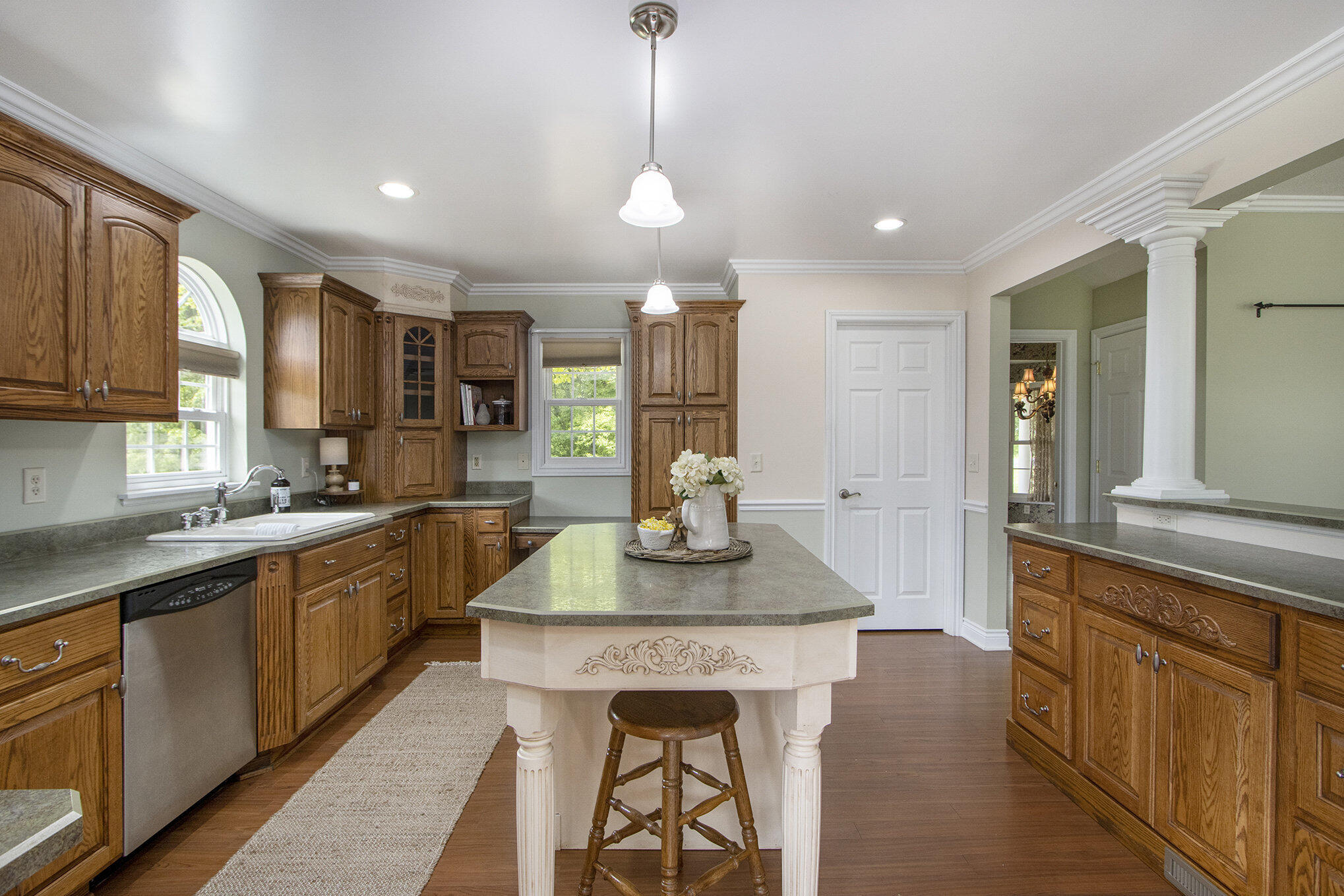 Kalamazoo, Michigan 49008, United States, 4 Bedrooms Bedrooms, ,4 BathroomsBathrooms,Residential,Active,138019