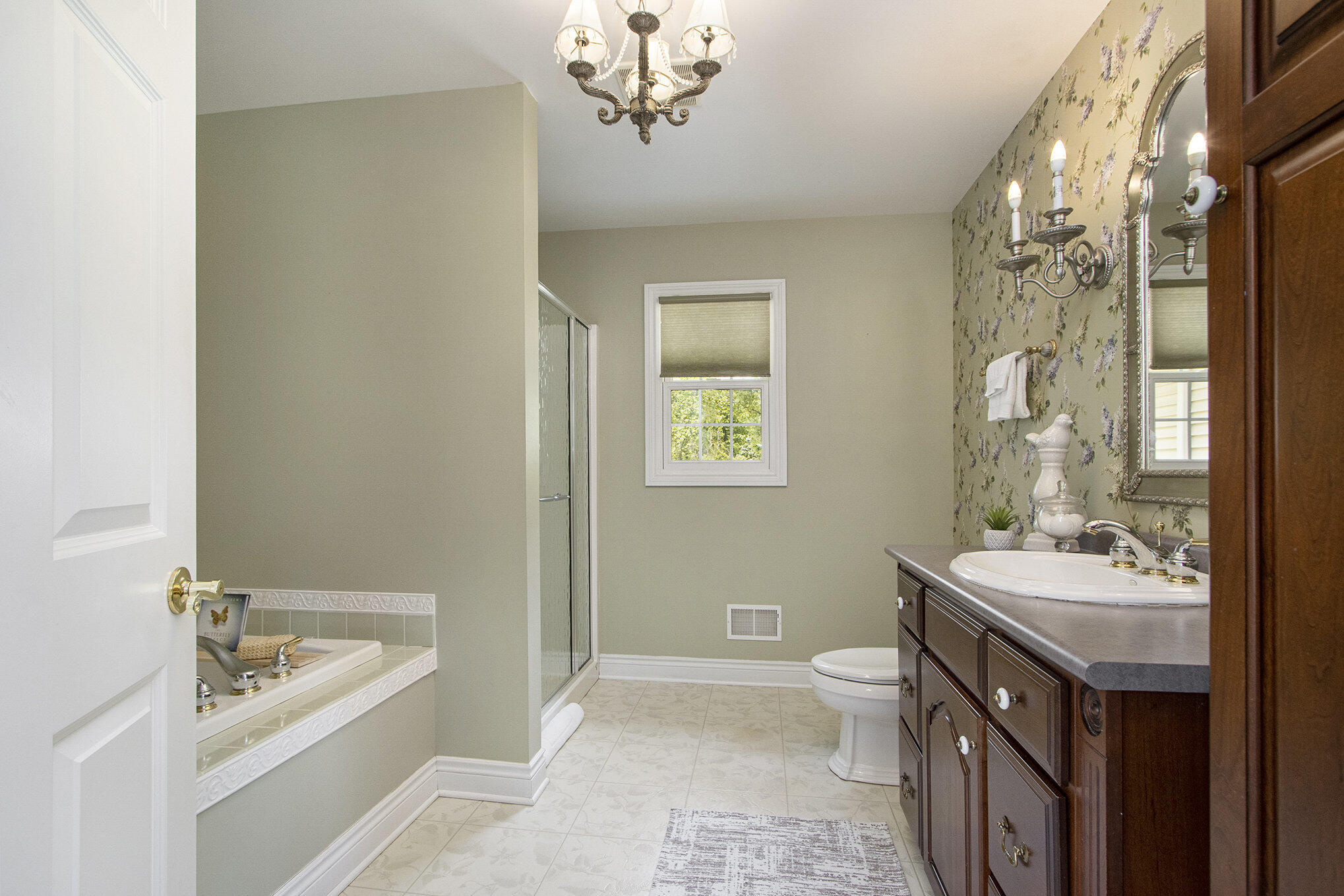 Kalamazoo, Michigan 49008, United States, 4 Bedrooms Bedrooms, ,4 BathroomsBathrooms,Residential,Active,138019