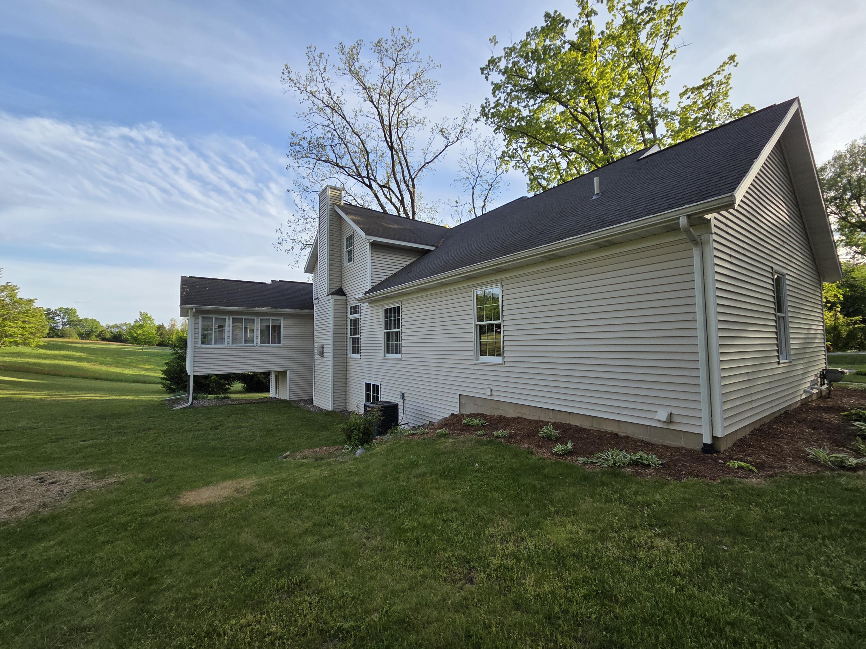 Kalamazoo, Michigan 49008, United States, 4 Bedrooms Bedrooms, ,4 BathroomsBathrooms,Residential,Active,138019