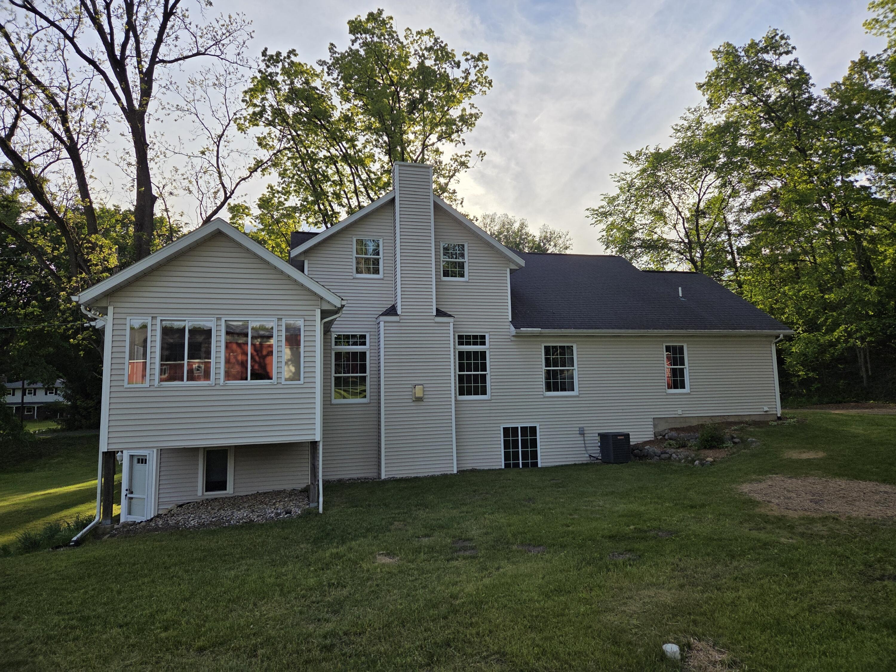 Kalamazoo, Michigan 49008, United States, 4 Bedrooms Bedrooms, ,4 BathroomsBathrooms,Residential,Active,138019