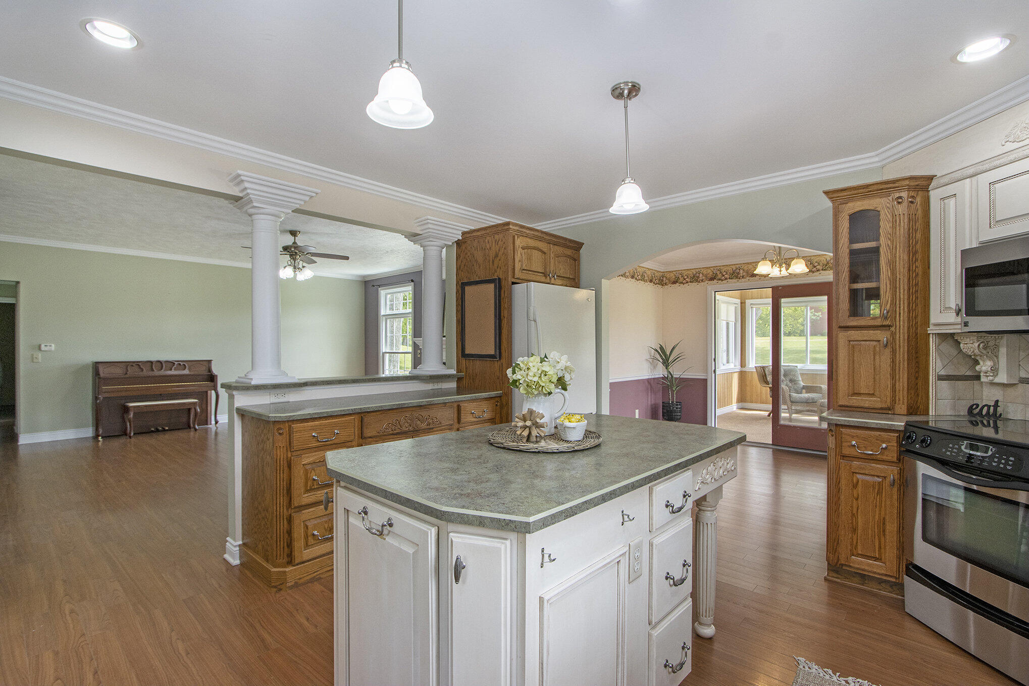 Kalamazoo, Michigan 49008, United States, 4 Bedrooms Bedrooms, ,4 BathroomsBathrooms,Residential,Active,138019