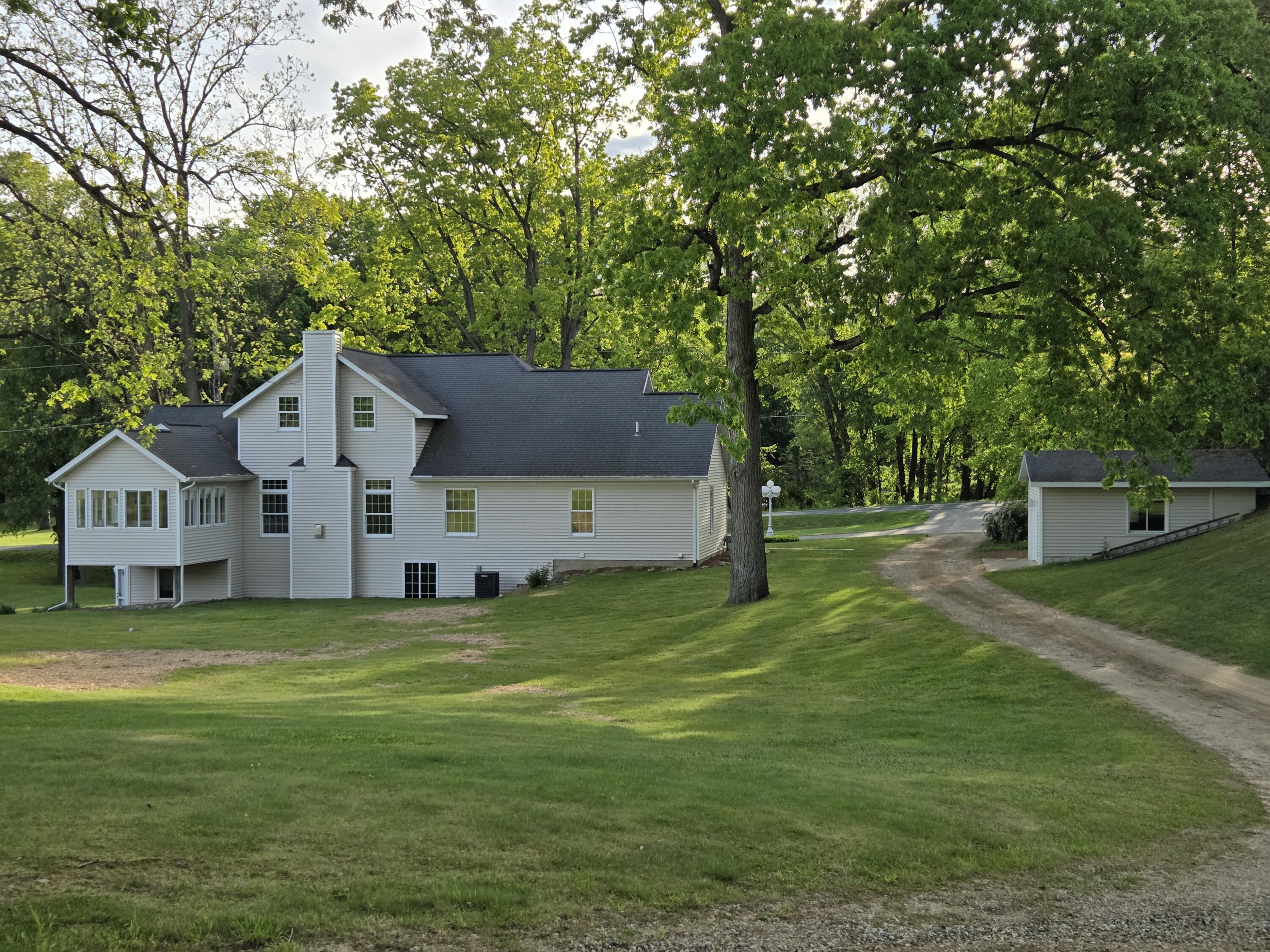 Kalamazoo, Michigan 49008, United States, 4 Bedrooms Bedrooms, ,4 BathroomsBathrooms,Residential,Active,138019