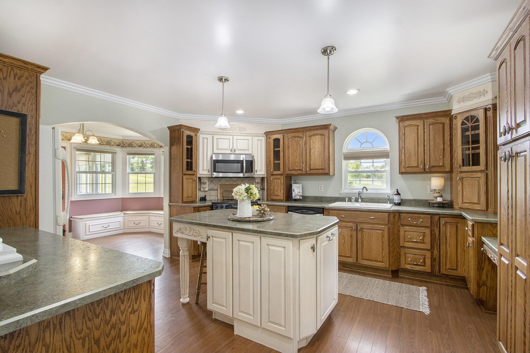 Kalamazoo, Michigan 49008, United States, 4 Bedrooms Bedrooms, ,4 BathroomsBathrooms,Residential,Active,138019