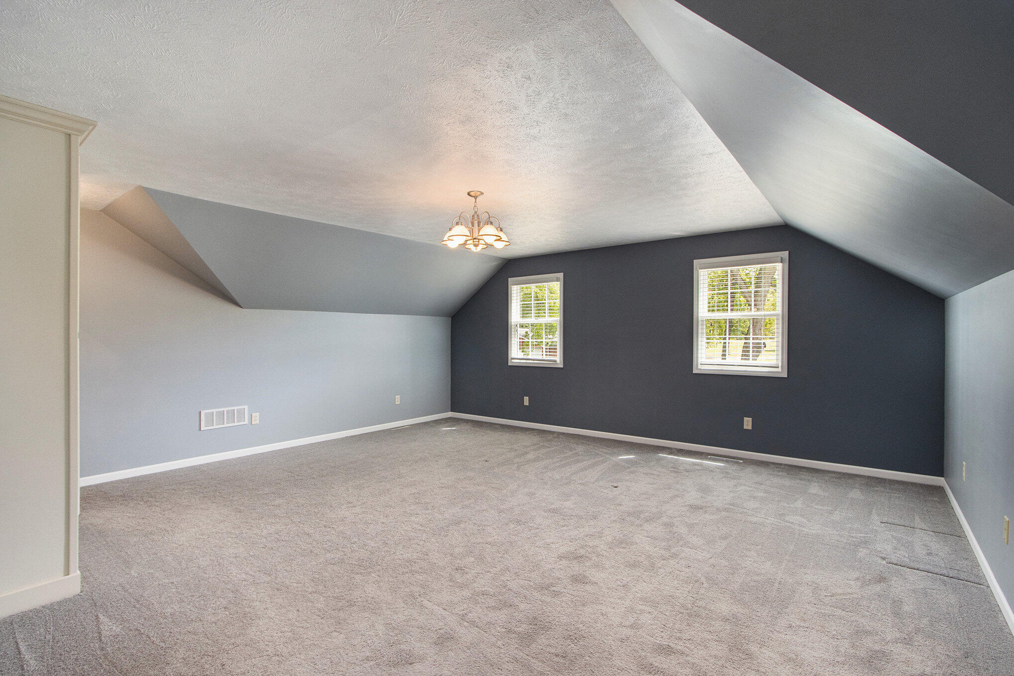 Kalamazoo, Michigan 49008, United States, 4 Bedrooms Bedrooms, ,4 BathroomsBathrooms,Residential,Active,138019