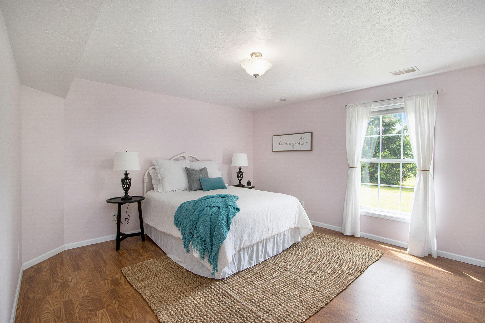 Kalamazoo, Michigan 49008, United States, 4 Bedrooms Bedrooms, ,4 BathroomsBathrooms,Residential,Active,138019