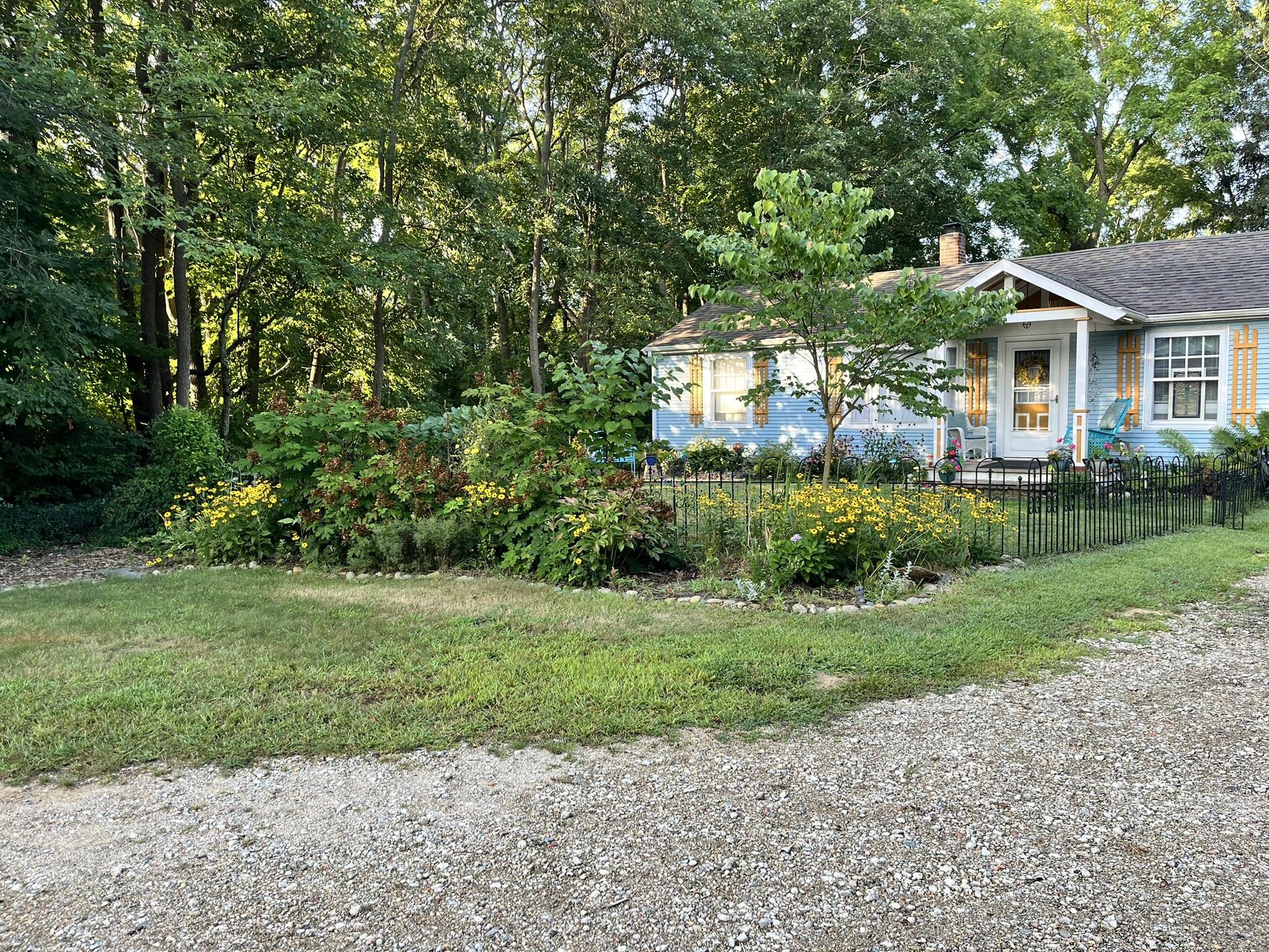 South Haven, Michigan 49090, United States, 2 Bedrooms Bedrooms, ,1 BathroomBathrooms,Residential,Pending,144900