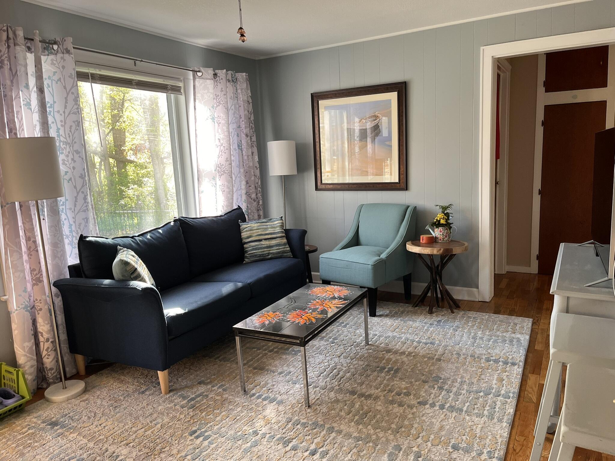 South Haven, Michigan 49090, United States, 2 Bedrooms Bedrooms, ,1 BathroomBathrooms,Residential,Pending,144900