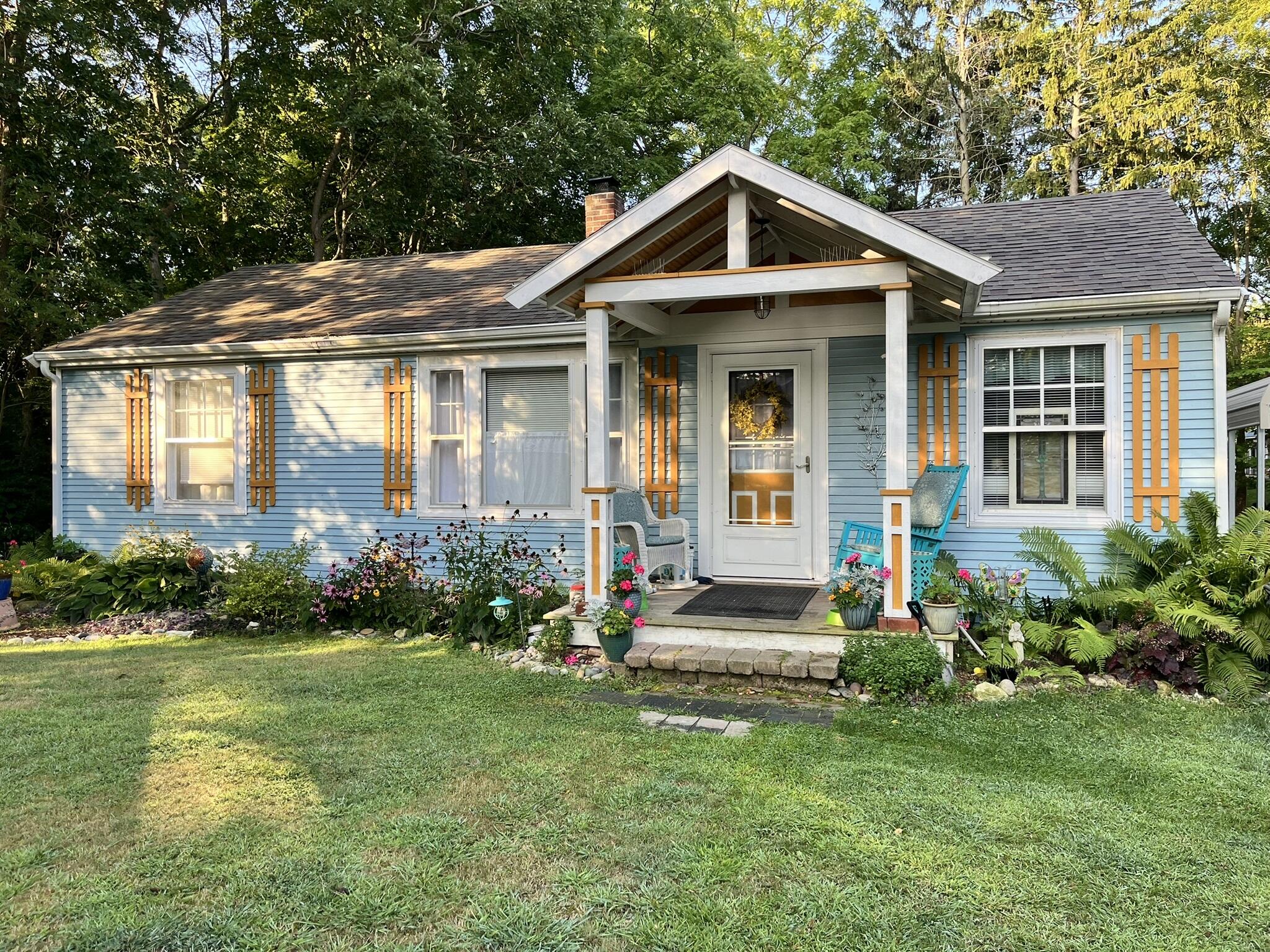 South Haven, Michigan 49090, United States, 2 Bedrooms Bedrooms, ,1 BathroomBathrooms,Residential,Pending,144900