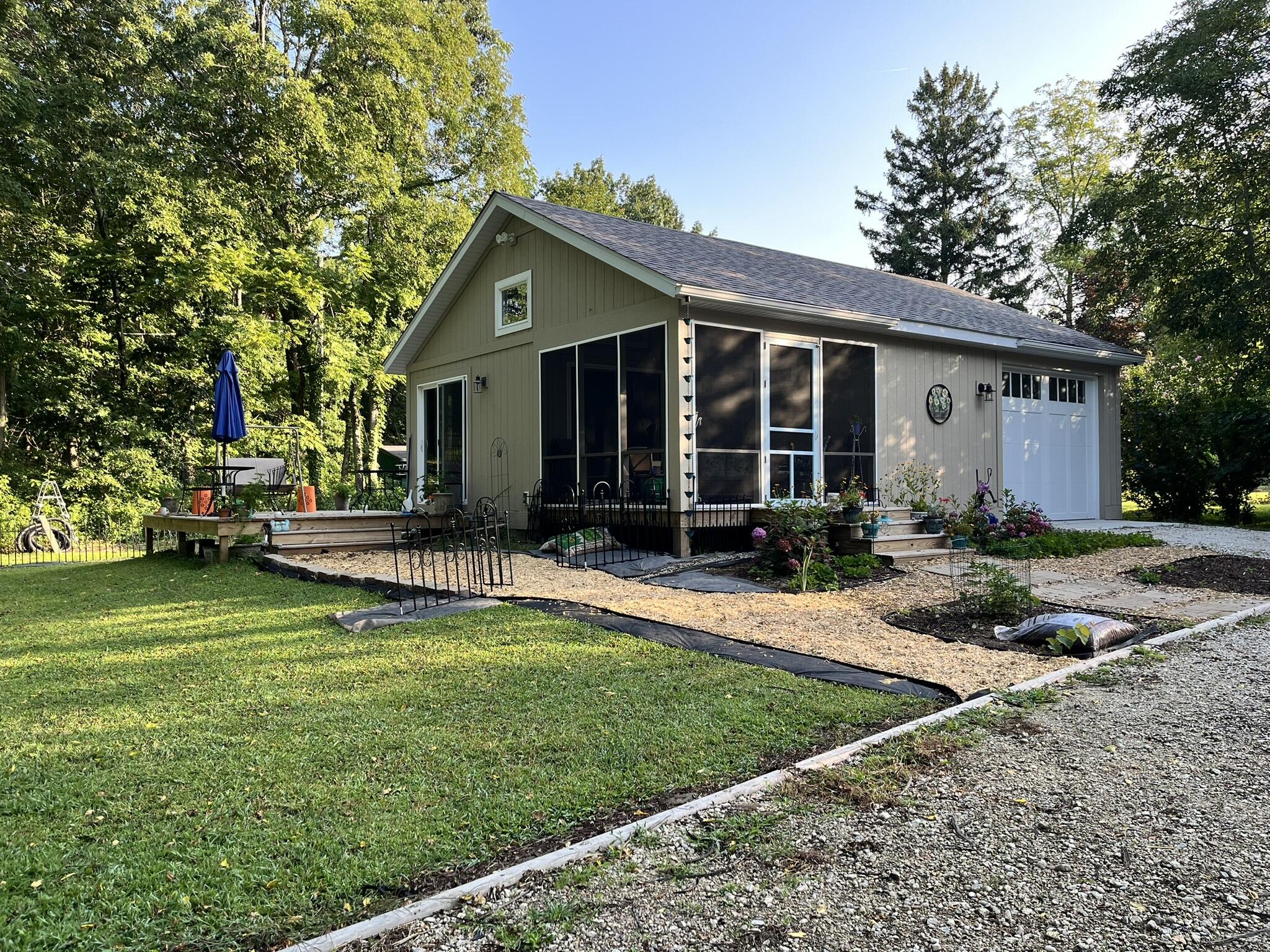 South Haven, Michigan 49090, United States, 2 Bedrooms Bedrooms, ,1 BathroomBathrooms,Residential,Pending,144900