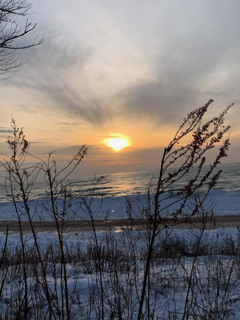 South Haven, Michigan 49090, United States, 2 Bedrooms Bedrooms, ,1 BathroomBathrooms,Residential,Pending,144900