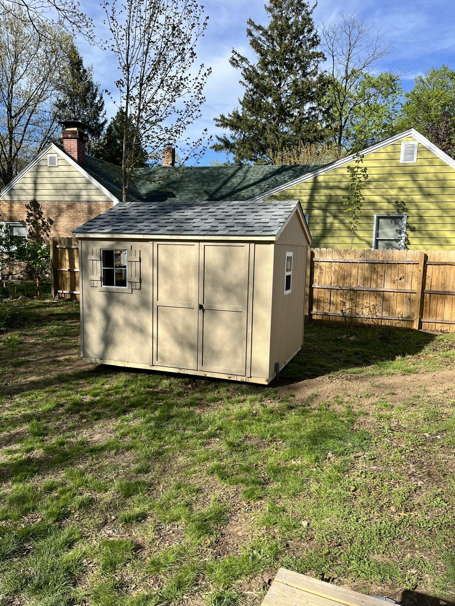 South Haven, Michigan 49090, United States, 2 Bedrooms Bedrooms, ,1 BathroomBathrooms,Residential,Pending,144900