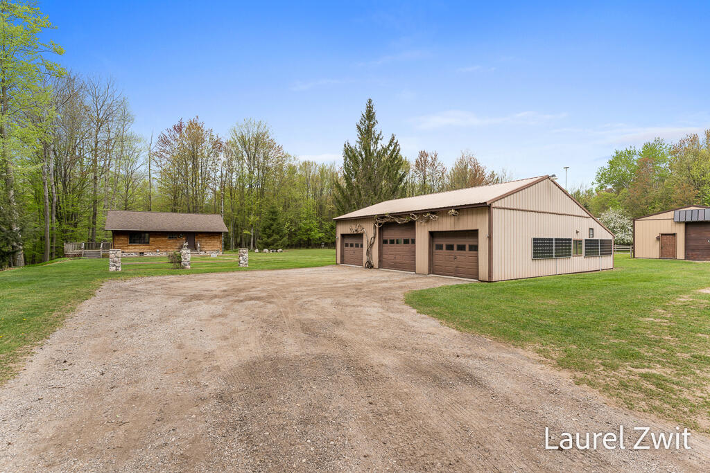 1442 W Tyler Road