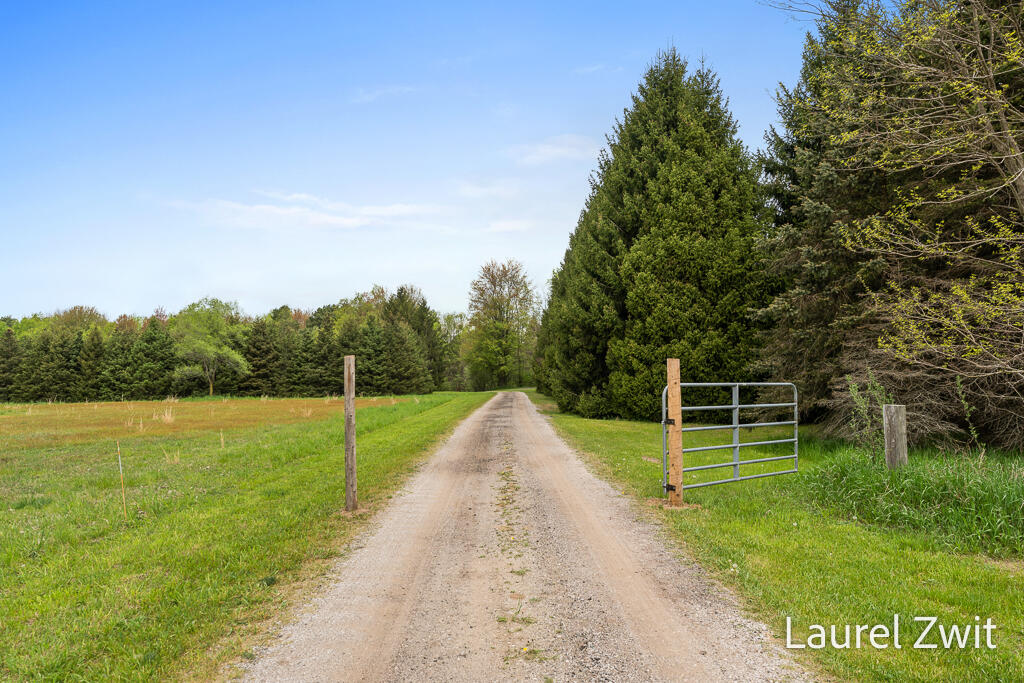 1442 W Tyler Road