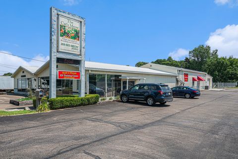 2607 S 11th Street Niles MI 49120