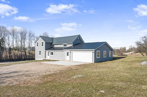 Photo of 10282 7 Mile Road, Evart, MI 49631 (MLS # 26008571)