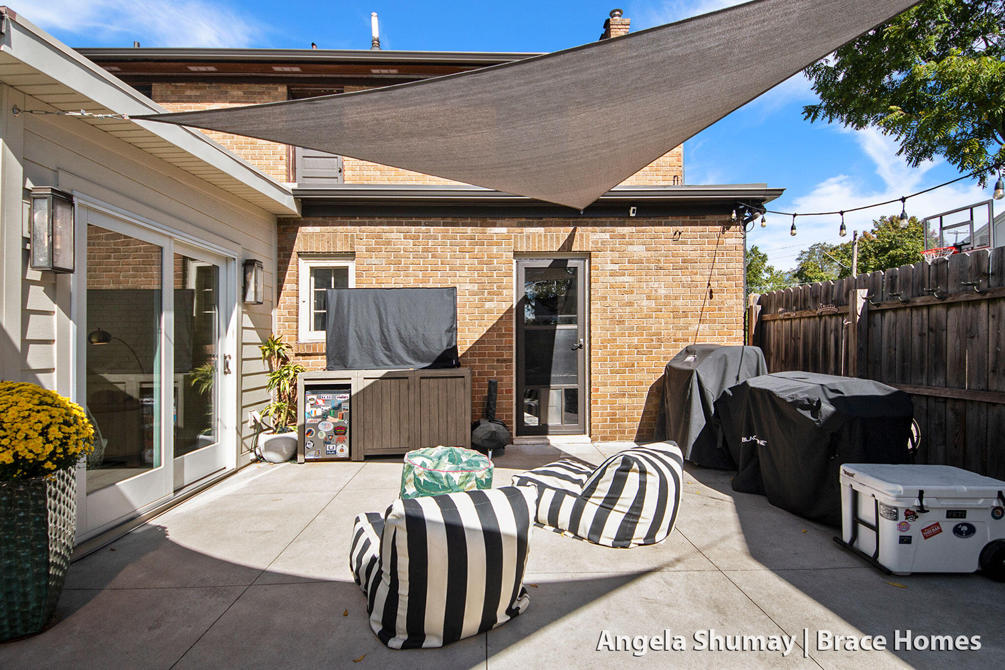 Grand Rapids, Michigan 49506, United States, 4 Bedrooms Bedrooms, ,3 BathroomsBathrooms,Residential,Active,221814