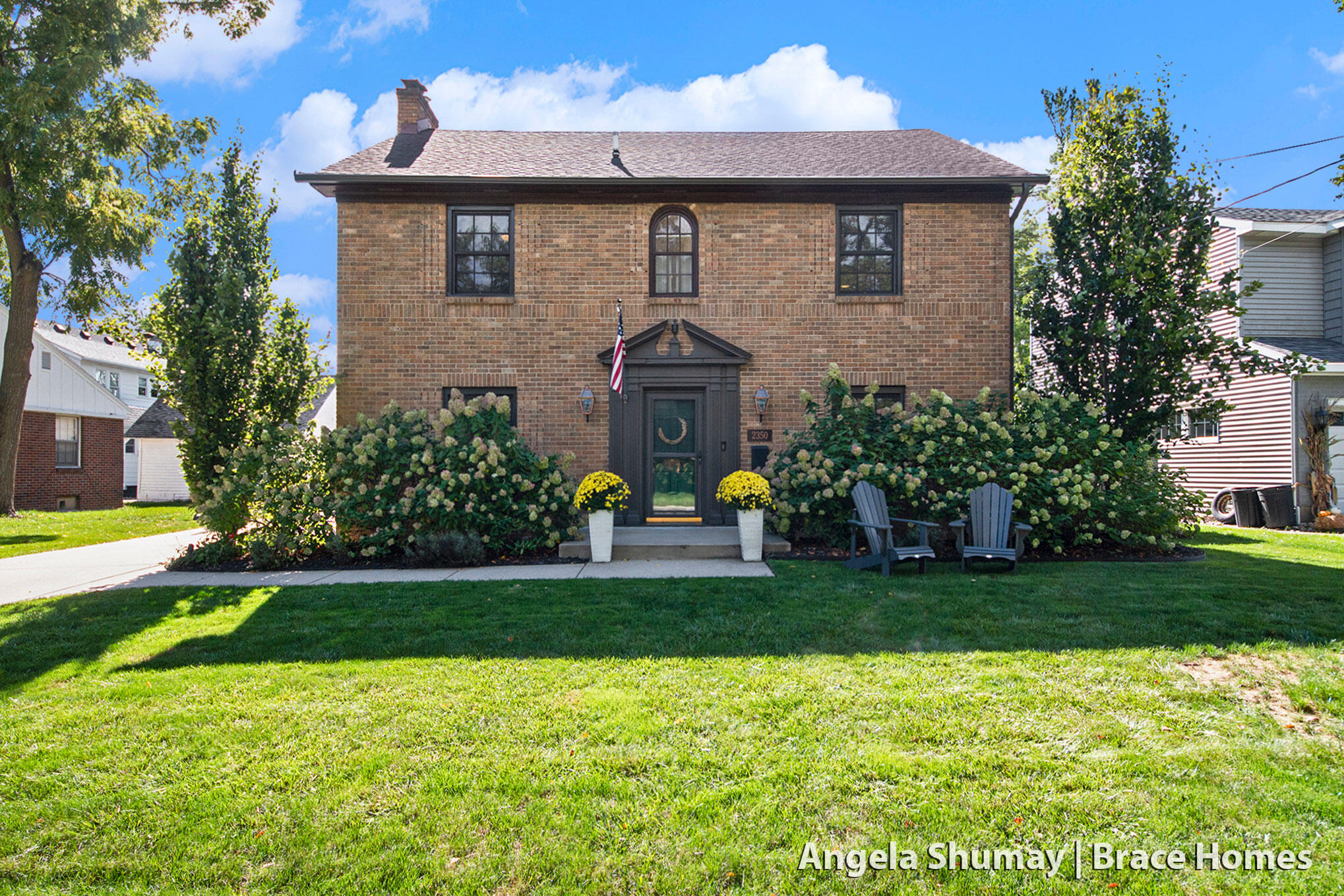 Grand Rapids, Michigan 49506, United States, 4 Bedrooms Bedrooms, ,3 BathroomsBathrooms,Residential,Active,221814