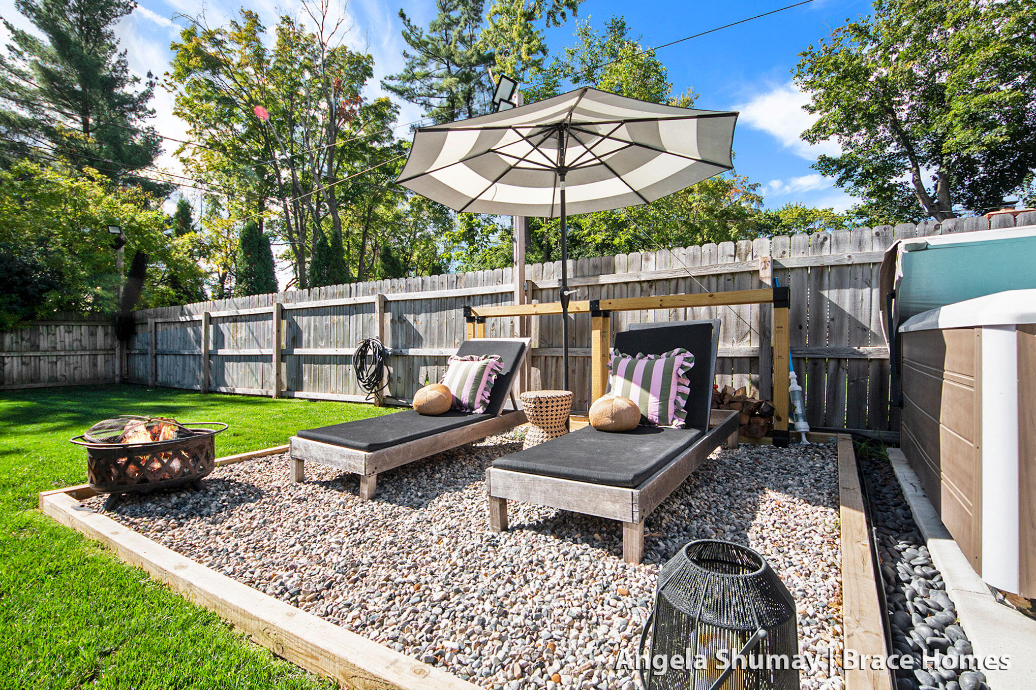 Grand Rapids, Michigan 49506, United States, 4 Bedrooms Bedrooms, ,3 BathroomsBathrooms,Residential,Active,221814