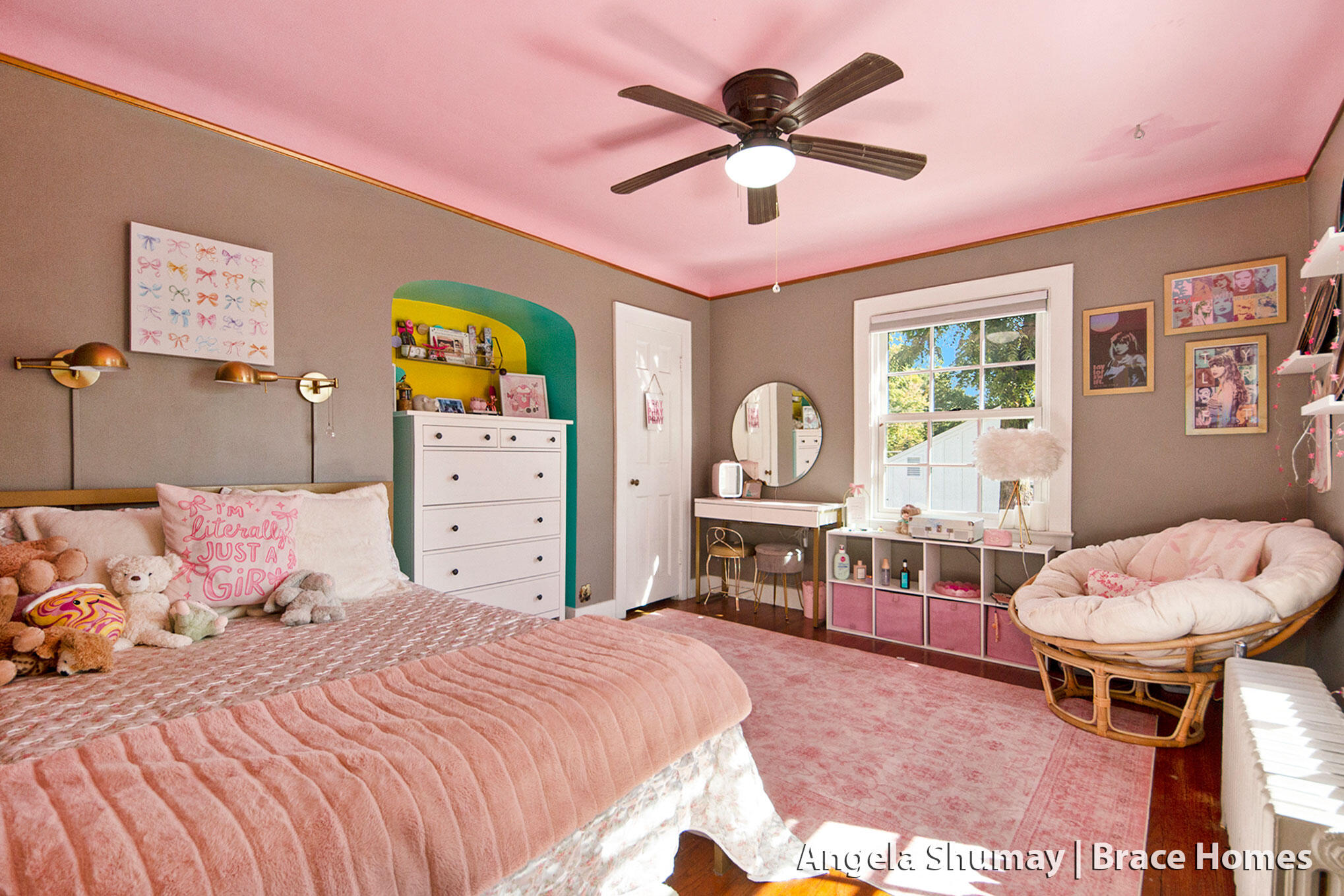 Grand Rapids, Michigan 49506, United States, 4 Bedrooms Bedrooms, ,3 BathroomsBathrooms,Residential,Active,221814