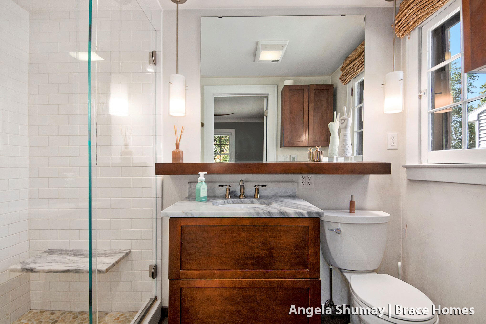 Grand Rapids, Michigan 49506, United States, 4 Bedrooms Bedrooms, ,3 BathroomsBathrooms,Residential,Active,221814