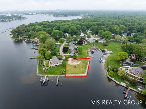 16073 Lake Point Drive Spring Lake MI 49456