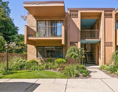 Photo of 23 College Avenue SE #19, Grand Rapids, MI 49503 (MLS # 26018797)