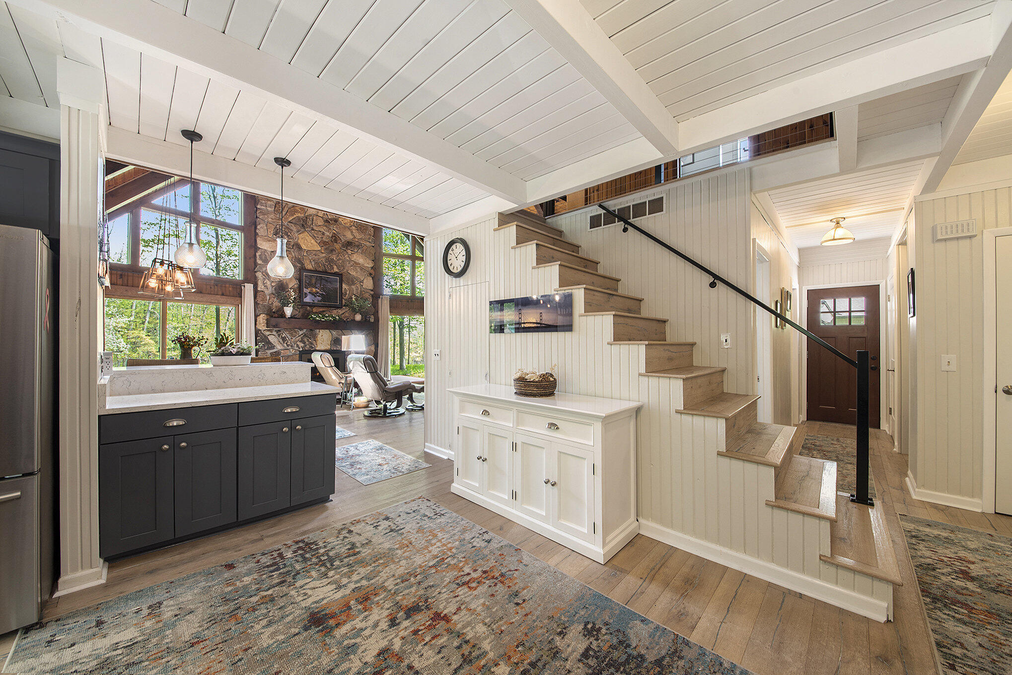 9787 Center Lane