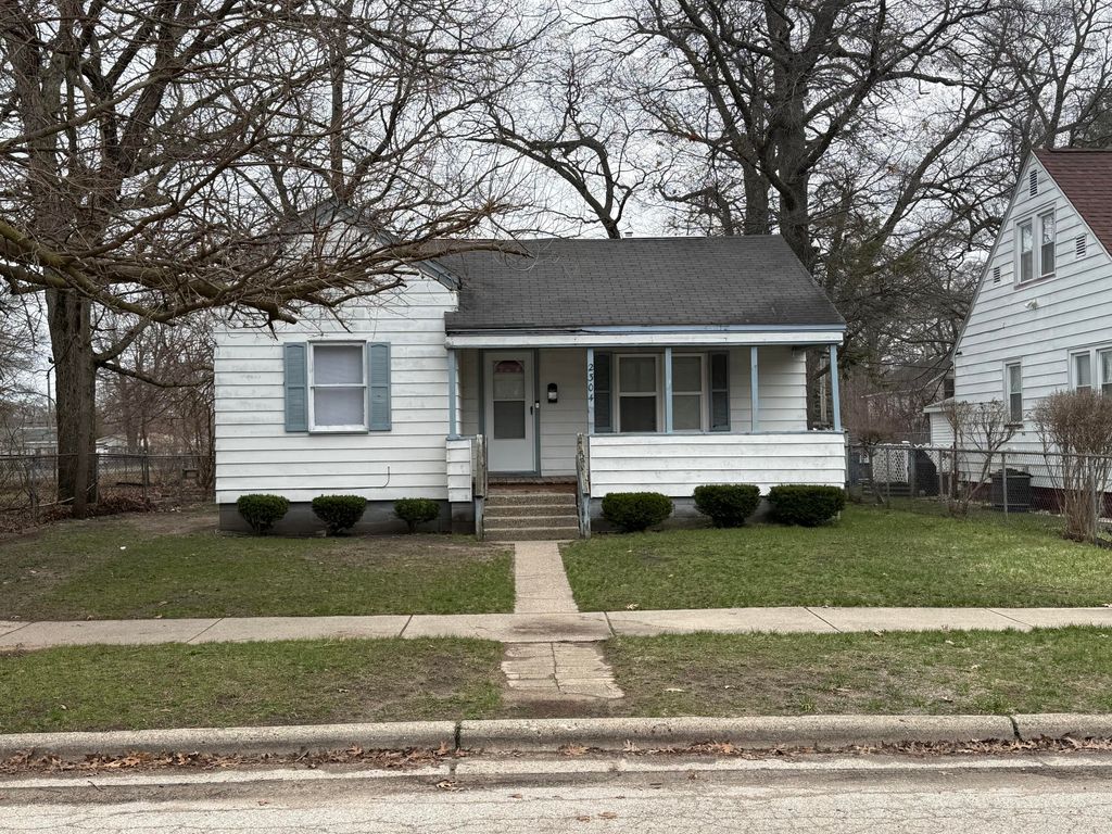Photo of 2304 Howden Street, Muskegon, MI 49444 (MLS # 26014689)