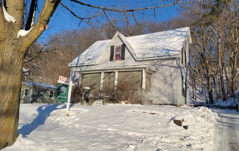 Photo of 728 E Main Street, Ionia, MI 48846 (MLS # 25060966)