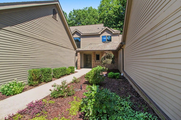 4608 COTTONWOOD DR, ANN ARBOR, MI 48108 - Image fe80ed14932ef4a3bf3536e28ae743bc/3030170878