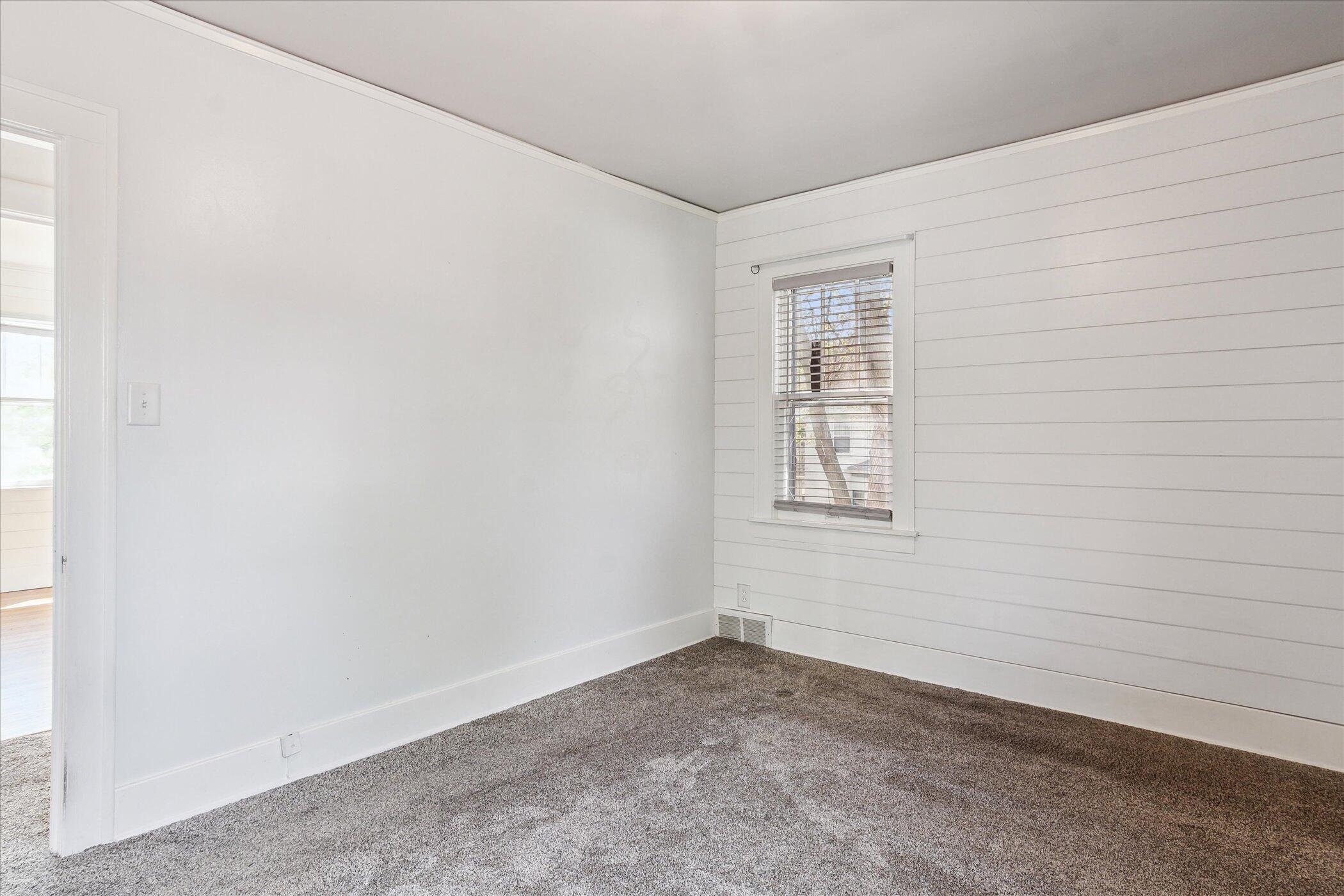 Wyandotte, Michigan 48192, United States, 3 Bedrooms Bedrooms, ,2 BathroomsBathrooms,Residential,Contingent,126211