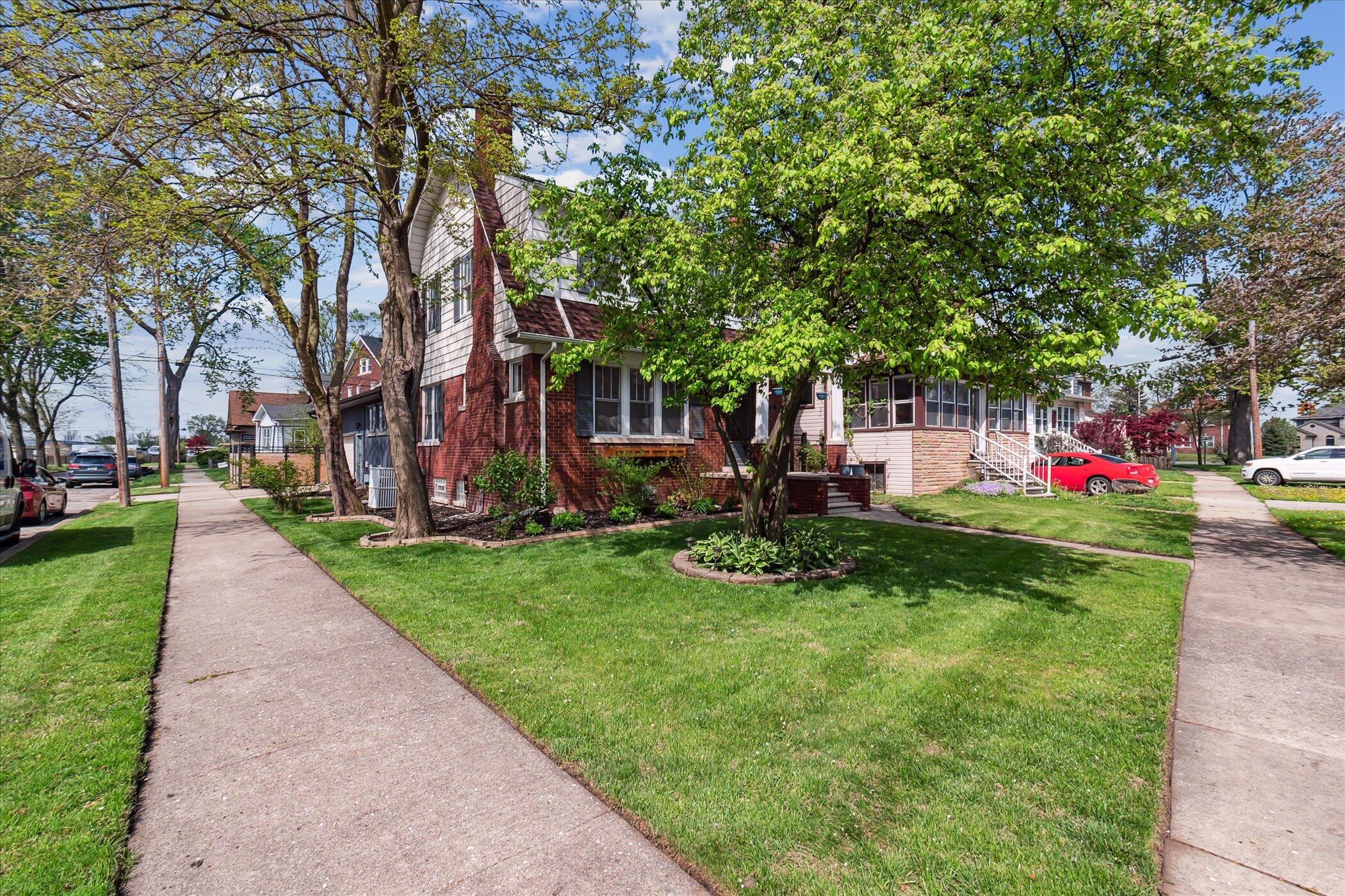 Wyandotte, Michigan 48192, United States, 3 Bedrooms Bedrooms, ,2 BathroomsBathrooms,Residential,Contingent,126211