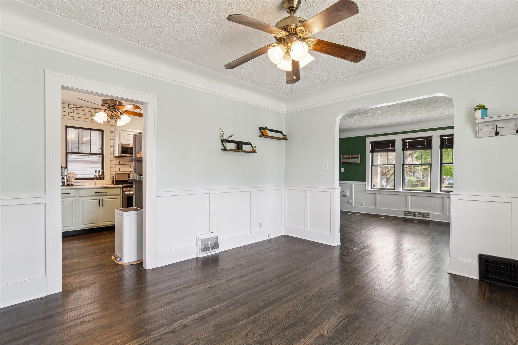 Wyandotte, Michigan 48192, United States, 3 Bedrooms Bedrooms, ,2 BathroomsBathrooms,Residential,Contingent,126211