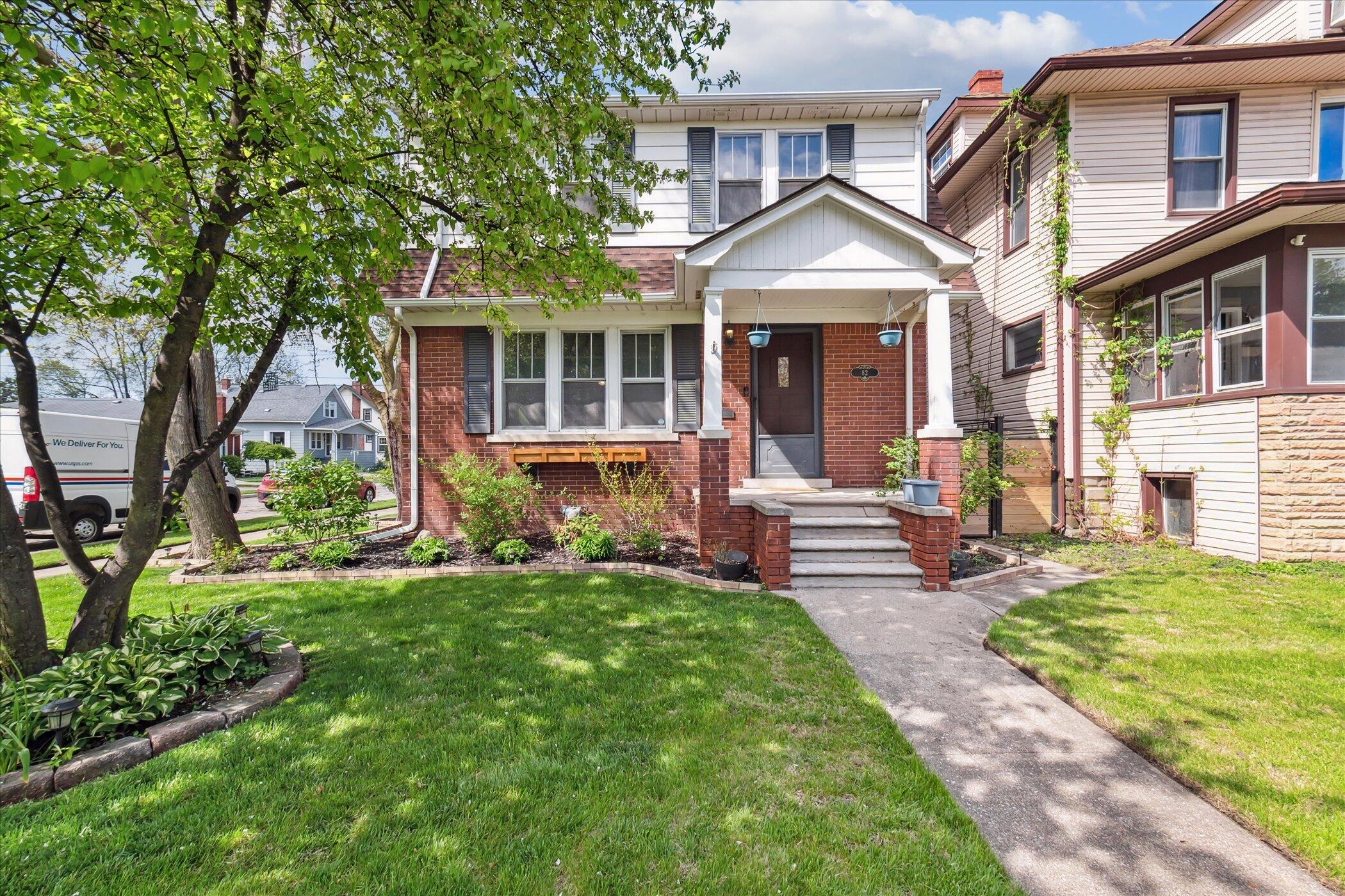 Wyandotte, Michigan 48192, United States, 3 Bedrooms Bedrooms, ,2 BathroomsBathrooms,Residential,Contingent,126211