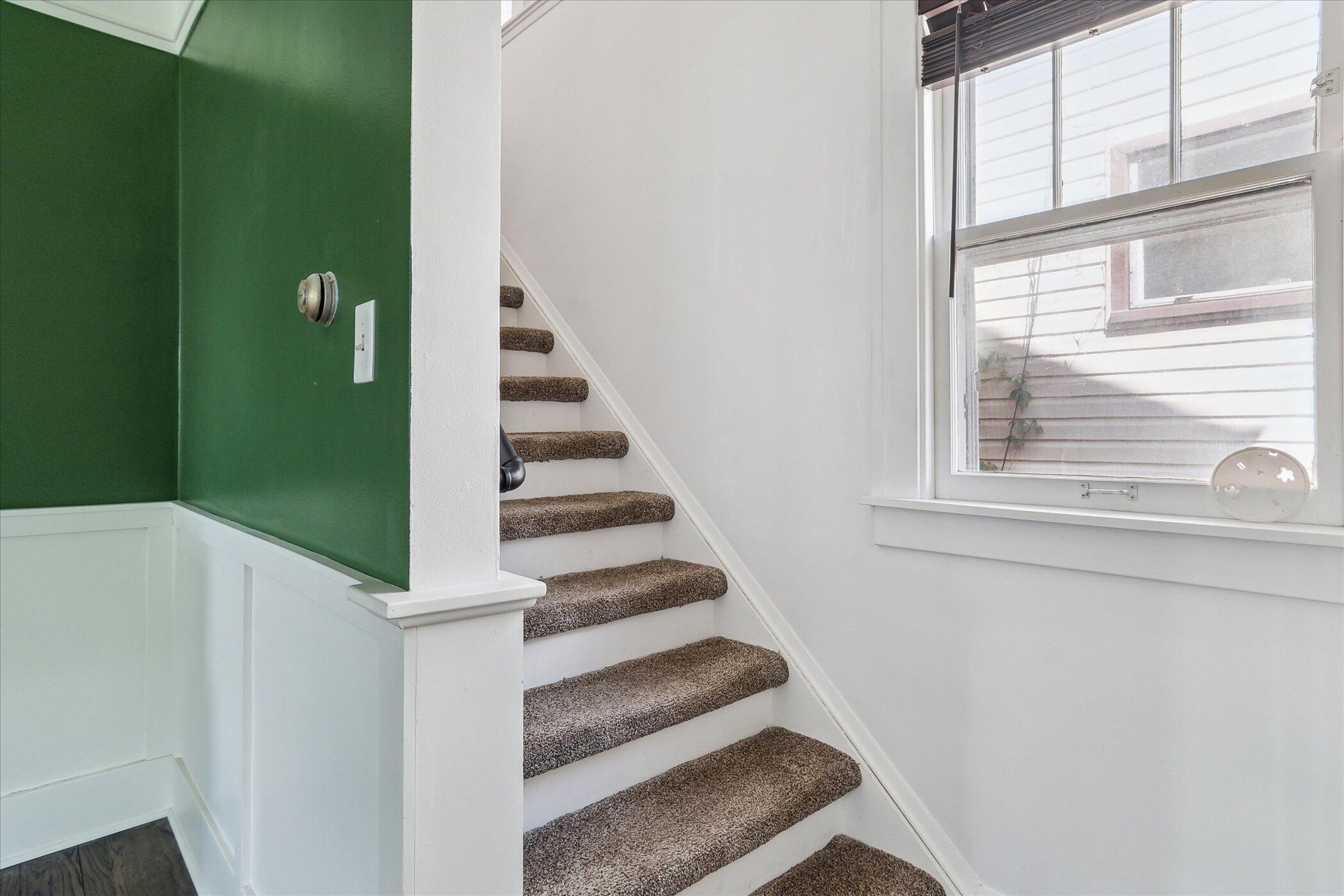 Wyandotte, Michigan 48192, United States, 3 Bedrooms Bedrooms, ,2 BathroomsBathrooms,Residential,Contingent,126211