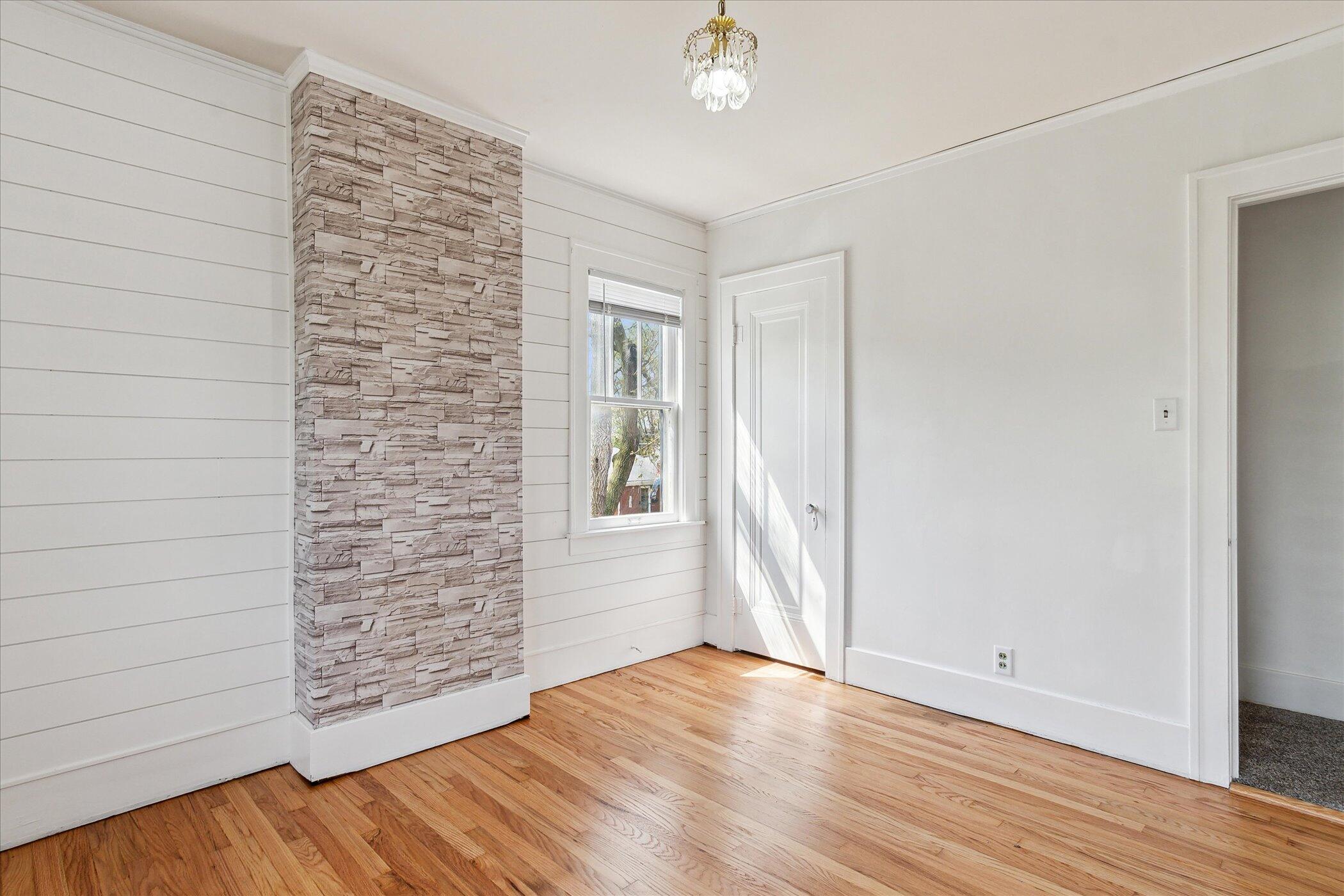 Wyandotte, Michigan 48192, United States, 3 Bedrooms Bedrooms, ,2 BathroomsBathrooms,Residential,Contingent,126211